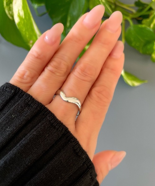 Ritomo De Ricco(リトモ・デ・リコ)の「ステンレスウェーブリング サイズフリー(リング・レディース・A/B・FREE)」の2枚目の写真