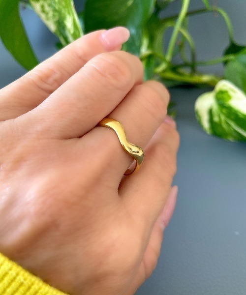 Ritomo De Ricco(リトモ・デ・リコ)の「ステンレスウェーブリング サイズフリー(リング・レディース・A/B・FREE)」の6枚目の写真