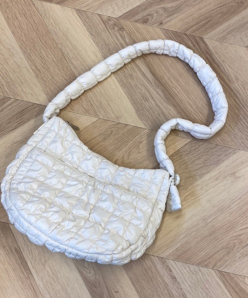 WEGO（ウィゴー）の「WEGO/キルティングBIGショルダーバッグ（ショルダーバッグ・レディース・ホワイト系その他/カーキ/ホワイト/ブラック・FREE）」の19枚目の写真