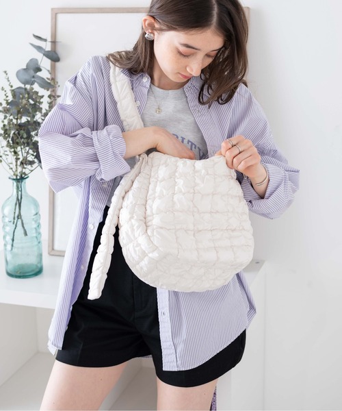 WEGO（ウィゴー）の「WEGO/キルティングBIGショルダーバッグ（ショルダーバッグ・レディース・ホワイト系その他/カーキ/ホワイト/ブラック・FREE）」の6枚目の写真