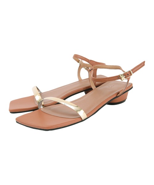 スクエアトゥナローサンダル