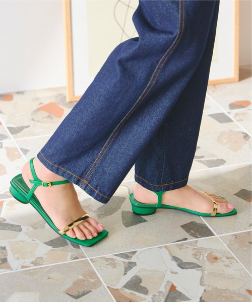 スクエアトゥナローサンダル