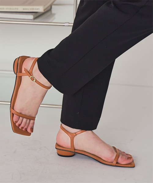 titivate（ティティベイト）の「スクエアトゥナローサンダル（サンダル・レディース・ブラック/キャメル/グリーン/オフホワイト/オレンジ/ブラック系その他/イエロー系その他2/イエロー系その他/シルバー系その他/ブラウン系その他・M/S/L/LL）」の19枚目の写真