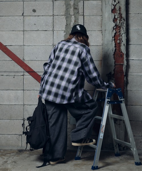 kutir（クティール）の「ロゴ刺繍オンブレチェックビッグシャツ（シャツ/ブラウス・メンズ・パープル系その他/ホワイト系その他/グレー・SMALL/LARGE/MEDIUM）」の8枚目の写真