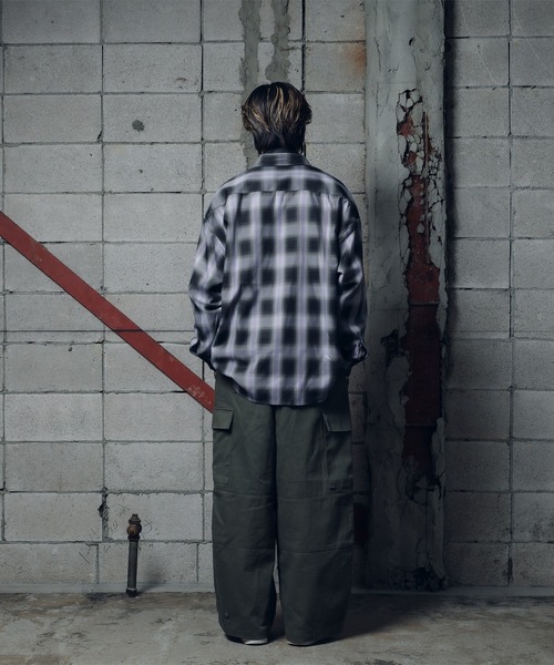 kutir（クティール）の「ロゴ刺繍オンブレチェックビッグシャツ（シャツ/ブラウス・メンズ・パープル系その他/ホワイト系その他/グレー・SMALL/LARGE/MEDIUM）」の13枚目の写真