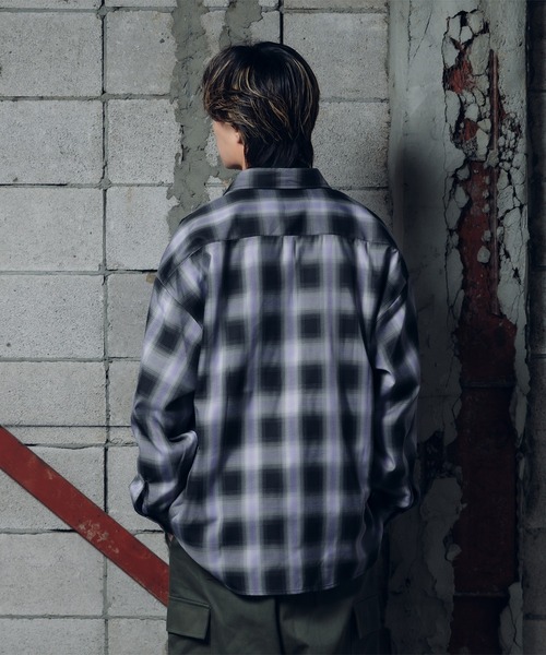 kutir（クティール）の「ロゴ刺繍オンブレチェックビッグシャツ（シャツ/ブラウス・メンズ・パープル系その他/ホワイト系その他/グレー・SMALL/LARGE/MEDIUM）」の10枚目の写真