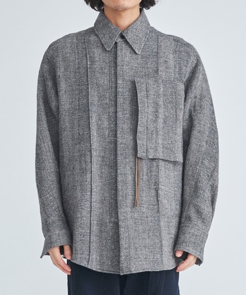 NVRFRGT（ネヴァーフォーゲット）の「【NVRFRGT/ネヴァーフォーゲット】WOOL LINEN HERRING BONE HOOK FRONT SHIRT（シャツ/ブラウス・メンズ・グレー/ブラック・1/2）」の9枚目の写真