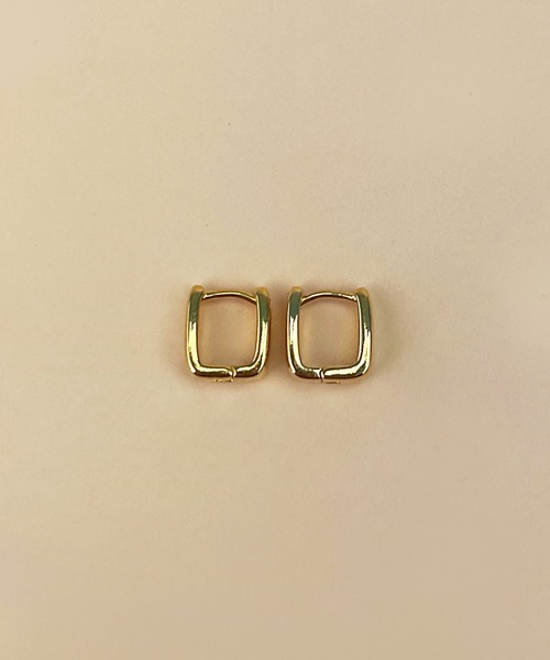 CEMONEMO(セモネモ)の「スクエア ワンタッチ ミニ フープピアス(ピアス(両耳用)・レディース・ゴールド/シルバー・FREE)」の3枚目の写真