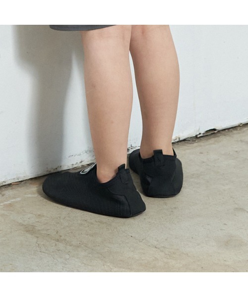 b・ROOM（ビールーム）の「ウォーターシューズ（スリッポン・キッズ・ターコイズブルー/ブルー/ブラック/ピンク・S/M/L/LL）」の10枚目の写真