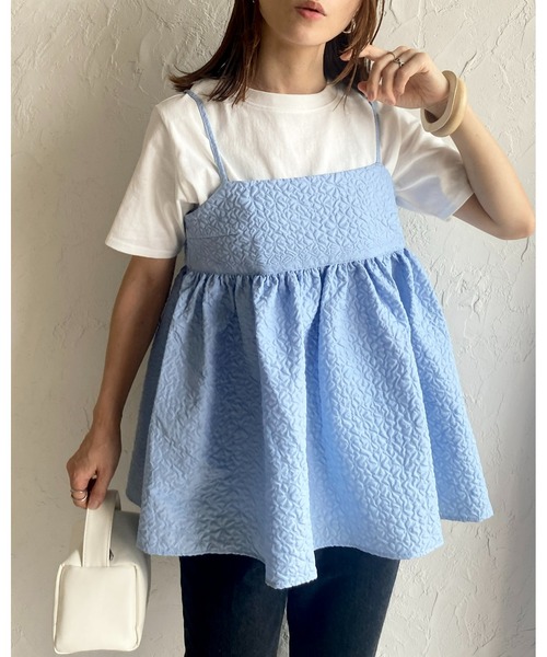 She's Closet（シーズクローゼット）の「ボリュームフレアギャザーふくれジャガードペプラムキャミソールトップス（キャミソール・レディース・アイボリー/ブラック/ブルー/ホワイト系その他/ブラック系その他/ベージュ・FREE）」の6枚目の写真