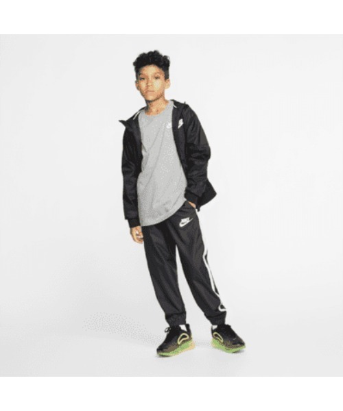 NIKE（ナイキ）の「《NIKEアパレル》YTH EMB フューチュラ Tシャツ（Tシャツ/カットソー・キッズ・ブラック×ホワイト/ダークグレー/ライトブルー/エメラルド/ブルー系その他/ブルー系その他2/グリーン系その他/ホワイト×ブラック・150/140/160/130）」の10枚目の写真