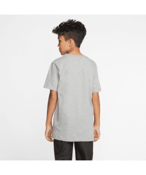 NIKE（ナイキ）の「《NIKEアパレル》YTH EMB フューチュラ Tシャツ（Tシャツ/カットソー・キッズ・ブラック×ホワイト/ダークグレー/ライトブルー/エメラルド/ブルー系その他/ブルー系その他2/グリーン系その他/ホワイト×ブラック・150/140/160/130）」の12枚目の写真