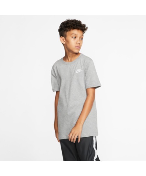 NIKE（ナイキ）の「《NIKEアパレル》YTH EMB フューチュラ Tシャツ（Tシャツ/カットソー・キッズ・ブラック×ホワイト/ダークグレー/ライトブルー/エメラルド/ブルー系その他/ブルー系その他2/グリーン系その他/ホワイト×ブラック・150/140/160/130）」の13枚目の写真