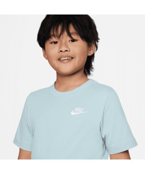 NIKE（ナイキ）の「《NIKEアパレル》YTH EMB フューチュラ Tシャツ（Tシャツ/カットソー・キッズ・ブラック×ホワイト/ダークグレー/ライトブルー/エメラルド/ブルー系その他/ブルー系その他2/グリーン系その他/ホワイト×ブラック・150/140/160/130）」の19枚目の写真