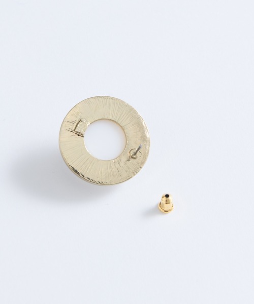 J1U by LA BELLE ETUDE（ジユウバイラベルエチュード）の「BIGパール×ビジュピアス（ピアス（両耳用）・レディース・その他・FREE）」の9枚目の写真