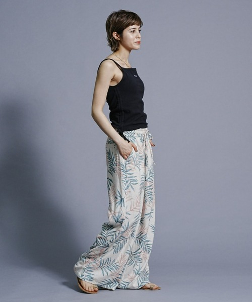 RVCA（ルーカ）の「RVCA/ルーカ ワンポイント刺繍/リブタンクトップ BD043-303（タンクトップ・レディース・ブラック/イエロー/ホワイト・M/S）」の9枚目の写真