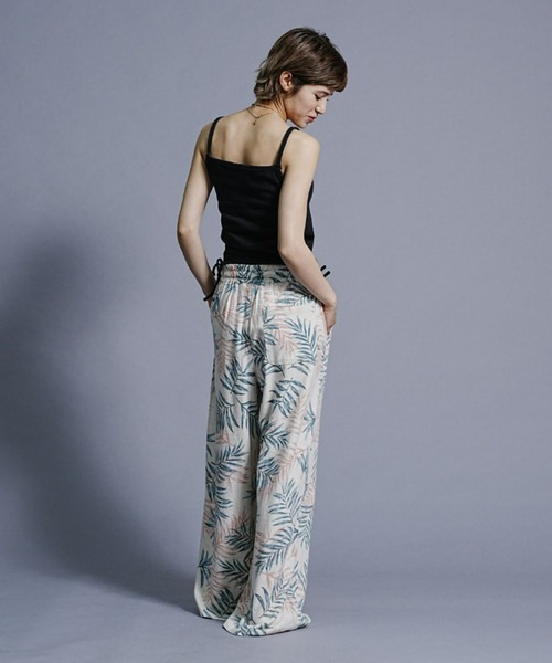 RVCA（ルーカ）の「RVCA/ルーカ ワンポイント刺繍/リブタンクトップ BD043-303（タンクトップ・レディース・ブラック/イエロー/ホワイト・M/S）」の11枚目の写真