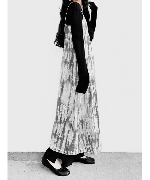 LVEU.(ラブユ.)の「Monotone tie-dye camisole one-piece / モノトーンタイダイキャミソールワンピース(Ai select)(ワンピース・レディース・ブラック・FREE)」の3枚目の写真