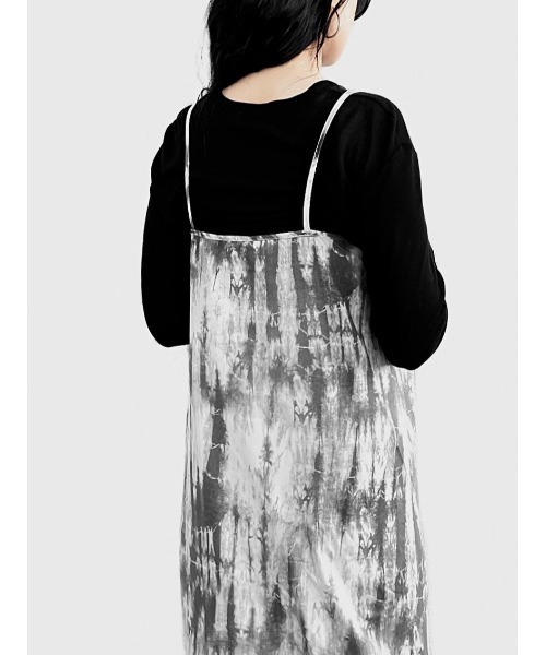 LVEU.(ラブユ.)の「Monotone tie-dye camisole one-piece / モノトーンタイダイキャミソールワンピース(Ai select)(ワンピース・レディース・ブラック・FREE)」の7枚目の写真