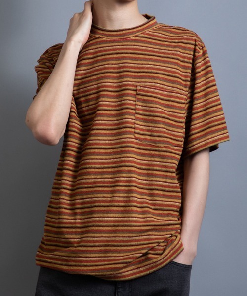 En serio TOKYO(エンソリオトーキョー)の「テリークロス マルチボーダー レギュラーシルエット ポケTEE(Tシャツ/カットソー・メンズ・グリーン系/ブラウン系/イエロー系・L/M)」の2枚目の写真