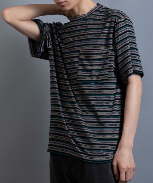 En serio TOKYO(エンソリオトーキョー)の「テリークロス マルチボーダー レギュラーシルエット ポケTEE(Tシャツ/カットソー・メンズ・グリーン系/ブラウン系/イエロー系・L/M)」の1枚目の写真