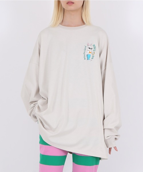 PUNYUS（プニュズ）の「RAVE ON WONDERLANDビッグロンＴ（Tシャツ/カットソー・レディース・ライトパープル/ホワイト/ライトグレー・3/4）」の3枚目の写真