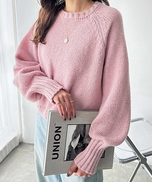 GeeRA（ジーラ）の「ボリュームスリーブカラーショート丈ニット（ニット/セーター・レディース・ブルー/グレー/アイボリー/ピンク/ベージュ/イエロー・SMALL/X-LARGE/MEDIUM/LARGE）」の9枚目の写真