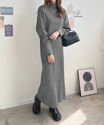 ハイネックニットロングワンピース