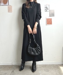 ハイネックニットロングワンピース