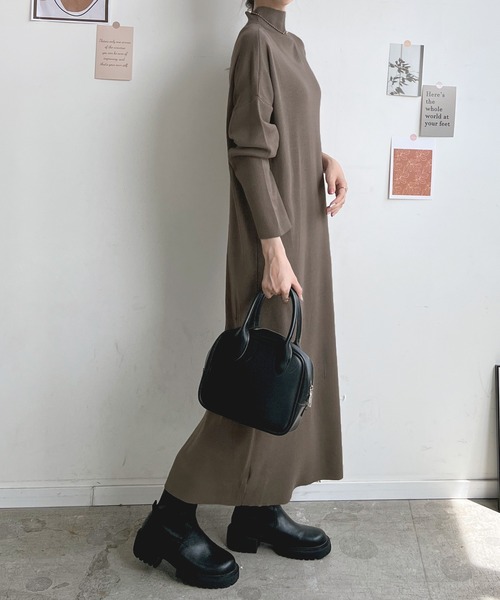 Futier land（フューティアランド）の「ハイネックニットロングワンピース（ワンピース・レディース・グレイッシュベージュ/ブラック/アイボリー/ブルーグレー/チャコールグレー・FREE）」の16枚目の写真