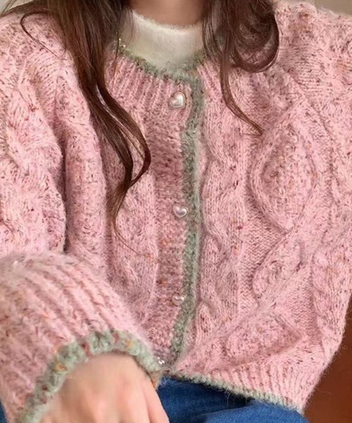FREE STYLISTS(フリー スタイリスト)の「YUGA_YGMC バイカラーアクセント ニットカーディガン(カーディガン/ボレロ・レディース・グリーン/ベビーピンク/レッド/オフホワイト・FREE)」の14枚目の写真