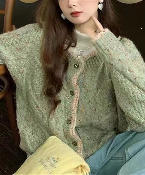 FREE STYLISTS(フリー スタイリスト)の「YUGA_YGMC バイカラーアクセント ニットカーディガン(カーディガン/ボレロ・レディース・グリーン/ベビーピンク/レッド/オフホワイト・FREE)」の9枚目の写真