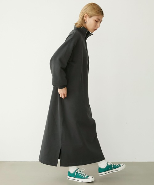 Chaco closet（チャコ クローゼット）の「スウェットヘンリーハイネックマキシワンピース（ワンピース・レディース・オートミール/スミクロ/ネイビー・FREE）」の4枚目の写真