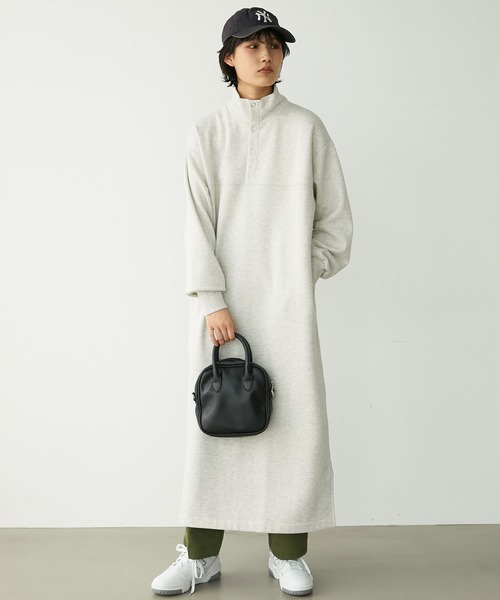 Chaco closet（チャコ クローゼット）の「スウェットヘンリーハイネックマキシワンピース（ワンピース・レディース・オートミール/スミクロ/ネイビー・FREE）」の15枚目の写真