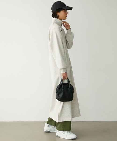 Chaco closet（チャコ クローゼット）の「スウェットヘンリーハイネックマキシワンピース（ワンピース・レディース・オートミール/スミクロ/ネイビー・FREE）」の16枚目の写真