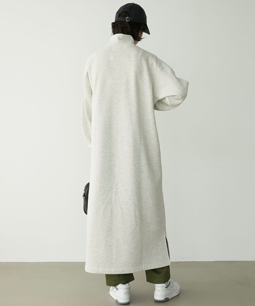 Chaco closet（チャコ クローゼット）の「スウェットヘンリーハイネックマキシワンピース（ワンピース・レディース・オートミール/スミクロ/ネイビー・FREE）」の17枚目の写真