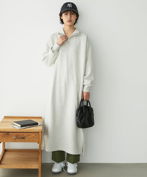 Chaco closet（チャコ クローゼット）の「スウェットヘンリーハイネックマキシワンピース（ワンピース・レディース・オートミール/スミクロ/ネイビー・FREE）」の18枚目の写真