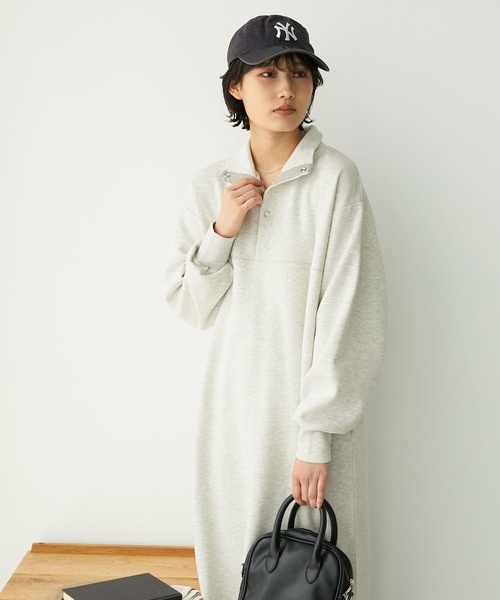 Chaco closet（チャコ クローゼット）の「スウェットヘンリーハイネックマキシワンピース（ワンピース・レディース・オートミール/スミクロ/ネイビー・FREE）」の19枚目の写真