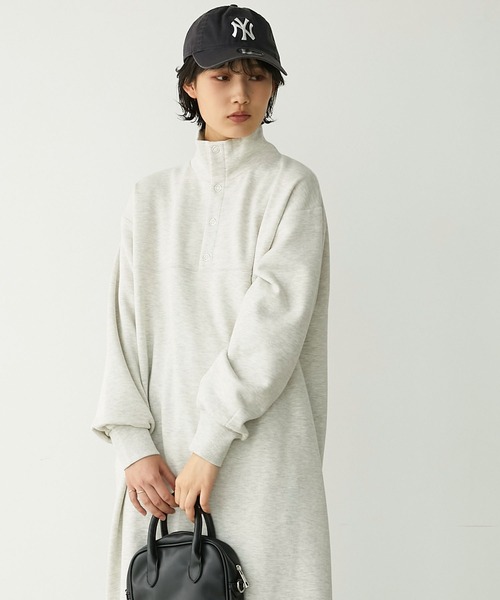 Chaco closet（チャコ クローゼット）の「スウェットヘンリーハイネックマキシワンピース（ワンピース・レディース・オートミール/スミクロ/ネイビー・FREE）」の20枚目の写真