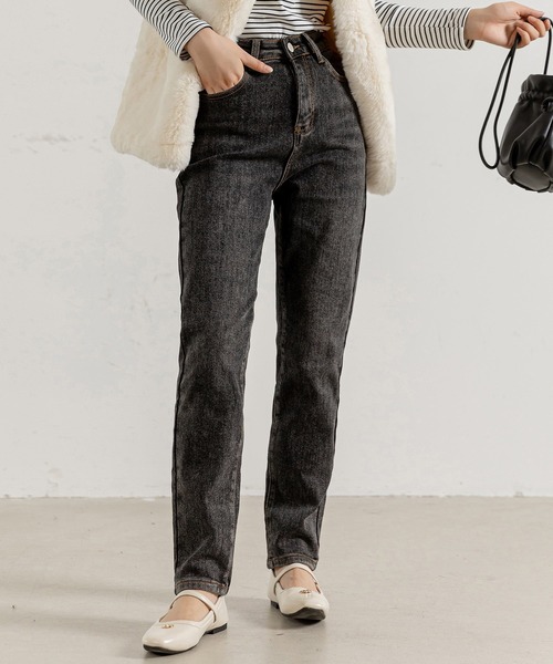 DAY CLOSET（デイ クローゼット）の「【大きいサイズ有】冬勝つあったか裏起毛。スリムテーパードハイウエストデニムパンツ レディース（デニムパンツ・レディース・インディゴブルー/ブラック系その他/ブラック・M/2XL/XL/L/S）」の4枚目の写真