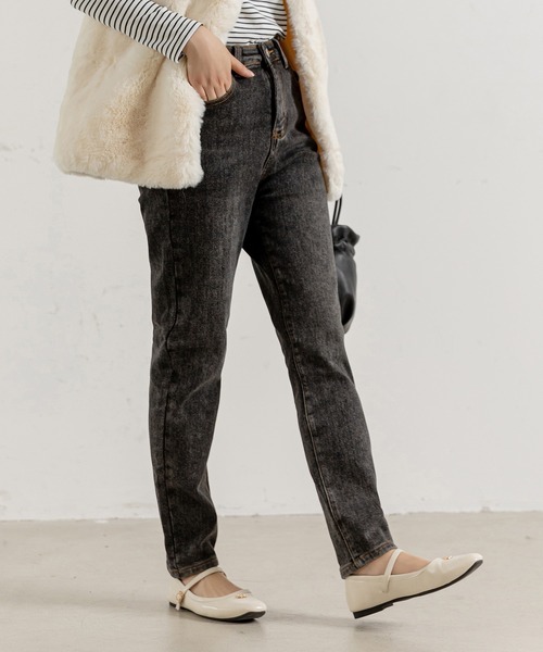 DAY CLOSET（デイ クローゼット）の「【大きいサイズ有】冬勝つあったか裏起毛。スリムテーパードハイウエストデニムパンツ レディース（デニムパンツ・レディース・インディゴブルー/ブラック系その他/ブラック・M/2XL/XL/L/S）」の5枚目の写真