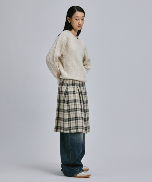 LOW WAIST MIDI PLEATS SKIRT / ローウエストミディ丈プリーツスカート（スカート）｜FEKETE（フェケテ）