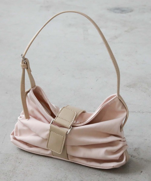 archives（アルシーヴ）の「リボンタックバッグ（ボディバッグ/ウエストポーチ・レディース・ブラック/アイボリー・FREE）」の3枚目の写真