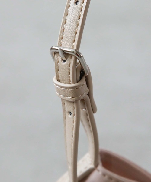 archives（アルシーヴ）の「リボンタックバッグ（ボディバッグ/ウエストポーチ・レディース・ブラック/アイボリー・FREE）」の9枚目の写真