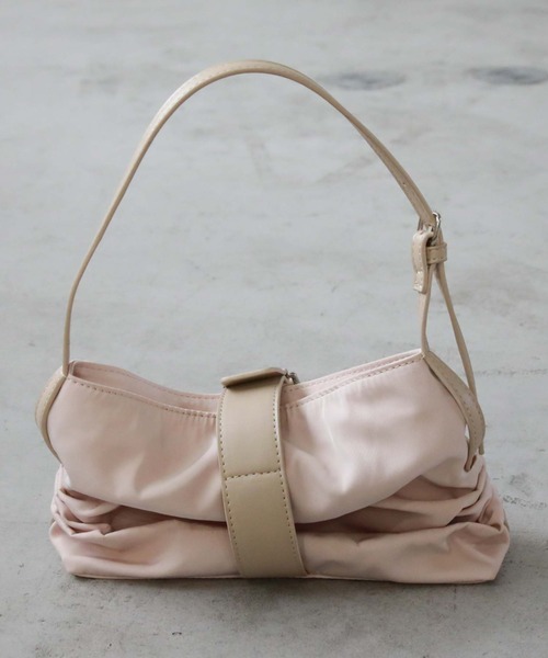 archives（アルシーヴ）の「リボンタックバッグ（ボディバッグ/ウエストポーチ・レディース・ブラック/アイボリー・FREE）」の5枚目の写真