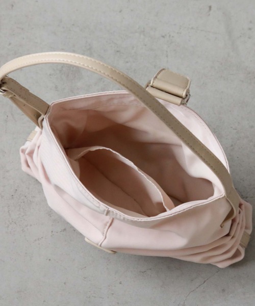 archives（アルシーヴ）の「リボンタックバッグ（ボディバッグ/ウエストポーチ・レディース・ブラック/アイボリー・FREE）」の10枚目の写真