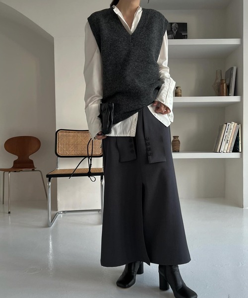 willfully/ ベルト付きスリットスカート WILLFULLY（ウィルフリー）の「button detail belted front slit