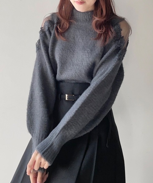 TORTE（トルテ）の「フェザー肩レースニット（ニット/セーター・レディース・ブルー/ダークグレー/ホワイト/ピンク・FREE）」の2枚目の写真