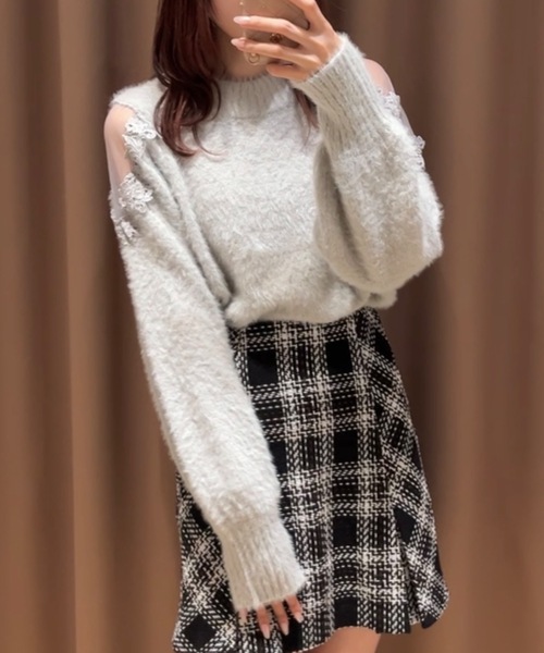 TORTE（トルテ）の「フェザー肩レースニット（ニット/セーター・レディース・ブルー/ダークグレー/ホワイト/ピンク・FREE）」の6枚目の写真