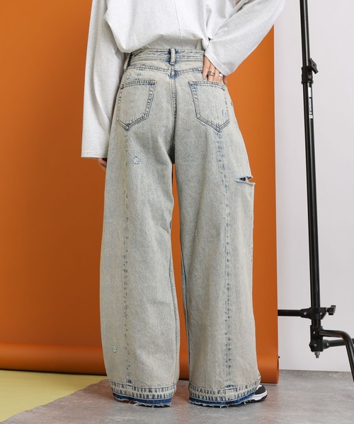 RAGEBLUE（レイジブルー）の「2size展開/ケミカル加工フラワー刺繍/ダメージタックDABOワイドデニム（デニムパンツ・レディース・ライトブルー/サックスブルー/ケミカルウォッシュ/ライトブラウン/ブルー系その他・SMALL/MEDIUM）」の8枚目の写真